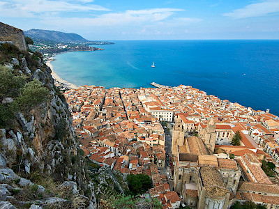 Blick auf Cefalù an der Nordküste Siziliens. (Foto: Radek Kucharski)