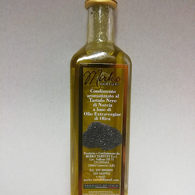 Olivenöl mit schwarzen Trüffeln von Mirko Tartufi