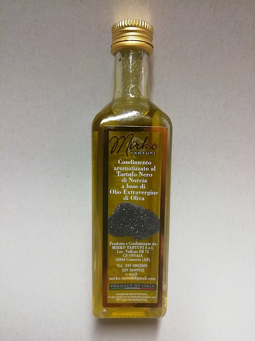 Olivenöl mit schwarzen Trüffeln von Mirko Tartufi